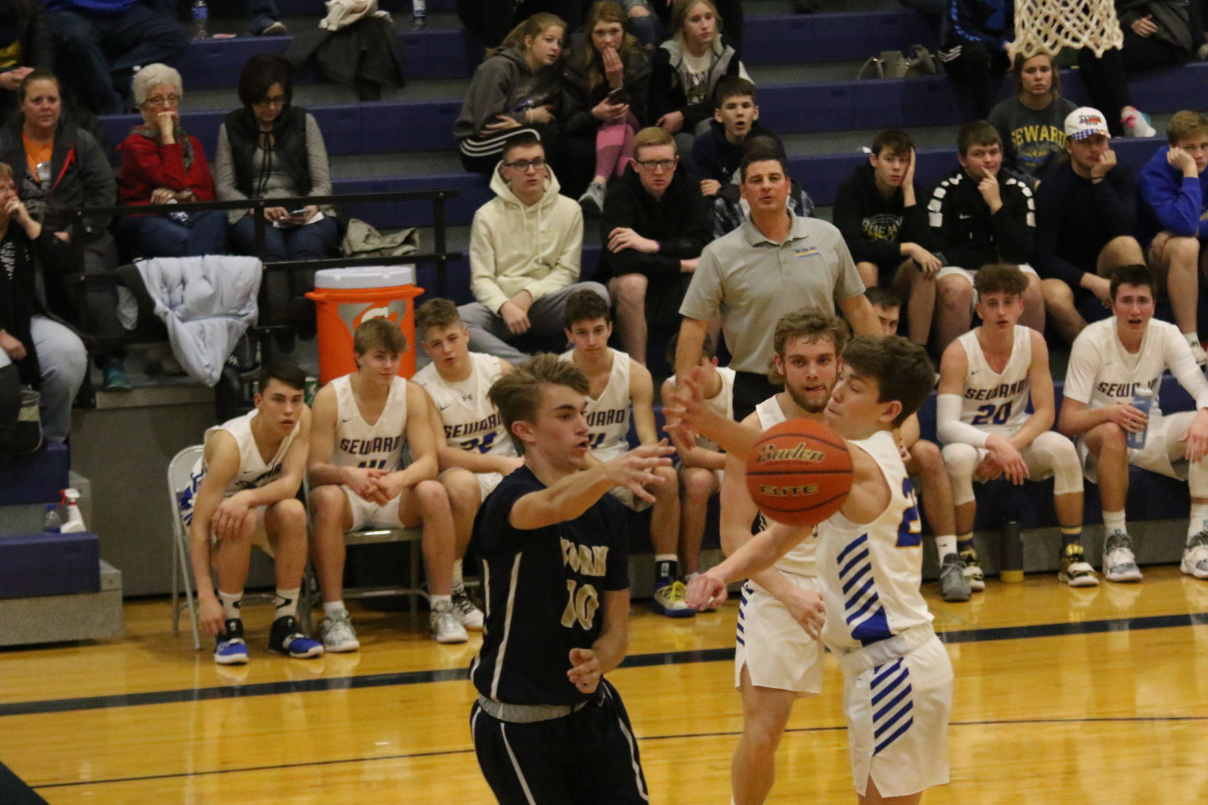 York vs. Seward boys basketball 12.JPG